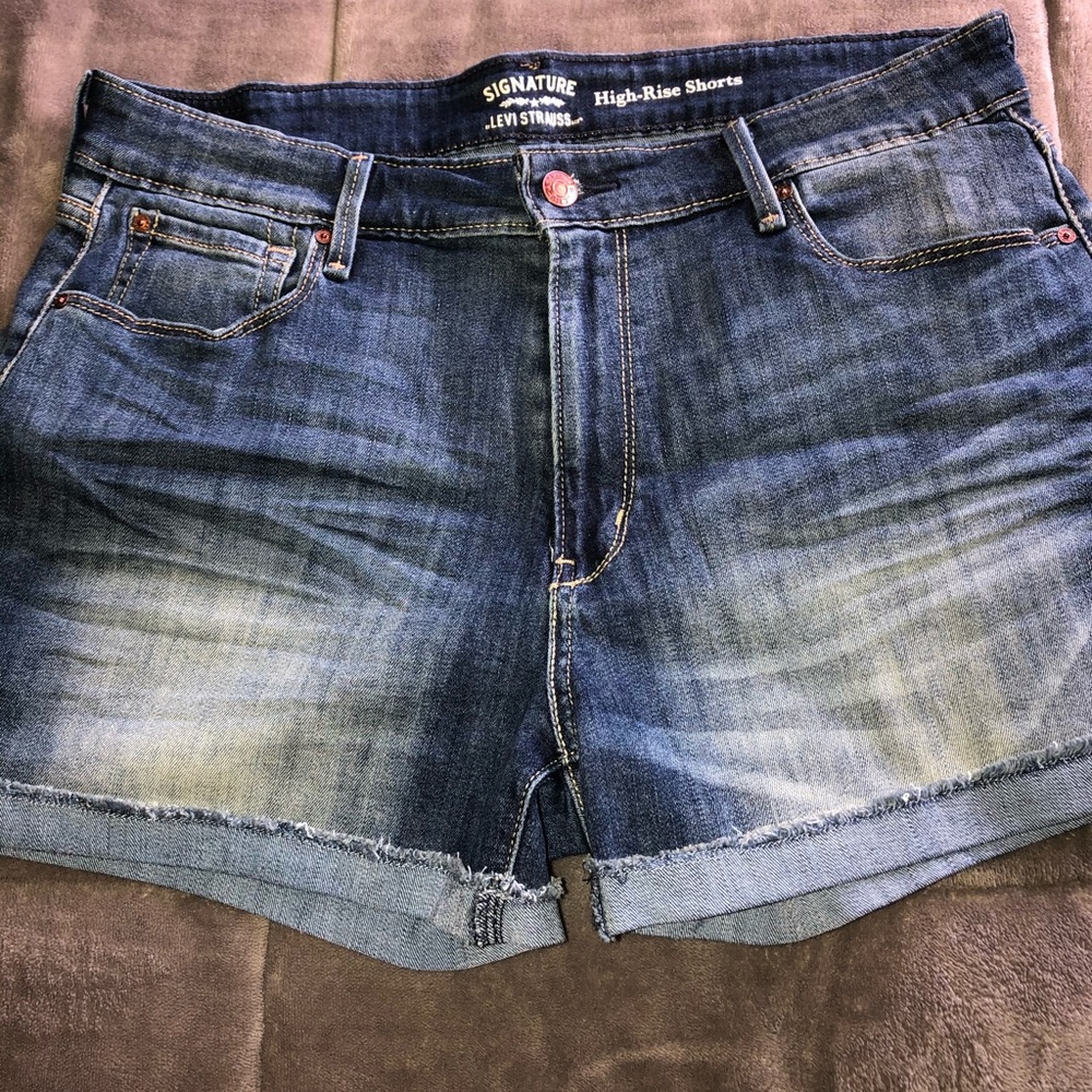 Levi high-rise shorts